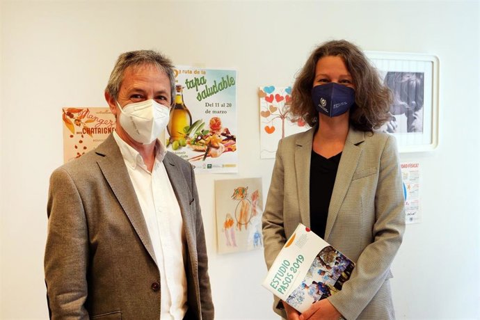 Dos de los investigadores principales de este trabajo, Napoleón Pérez y Julia Wrnberg.