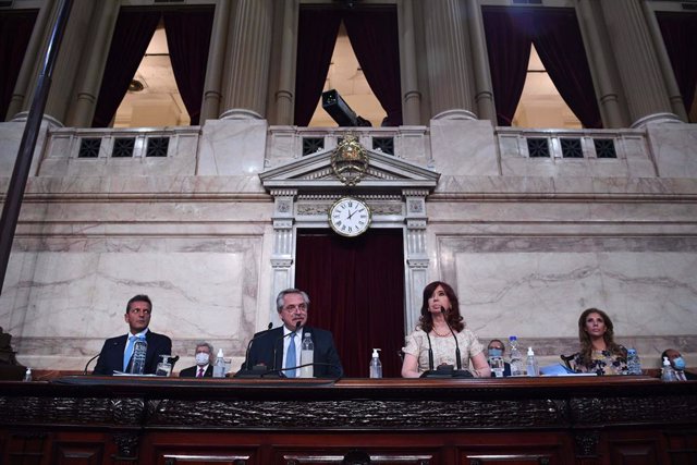 Archivo - El presidente de Argentina, Alberto Fernández, y la vicepresidenta, Cristina Kirchner