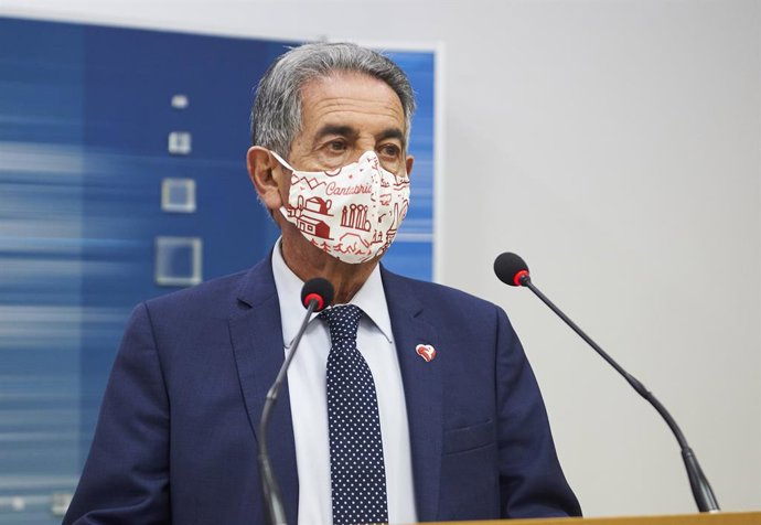 Archivo - El presidente de Cantabria, Miguel Ángel Revilla, comparece ante los medios en el Gobierno de la región, en Santander, Cantabria (España), a 17 de diciembre de 2020. Durante su comparecencia Revilla ha explicado el 'Plan de Navidad' frente al 