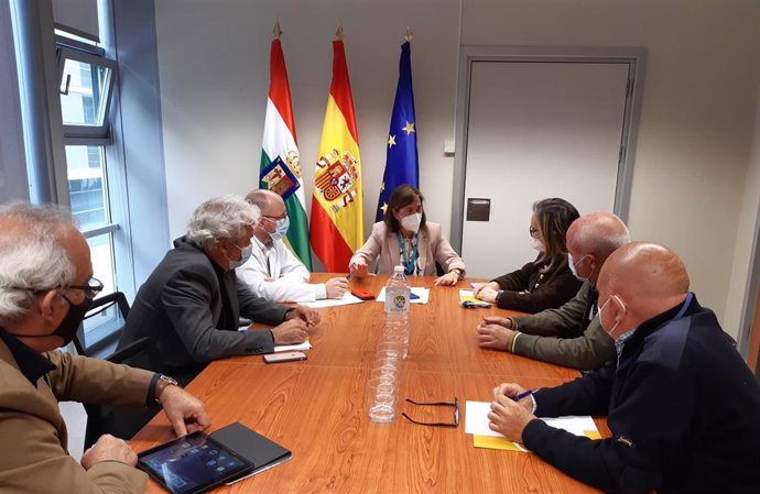 Salud analiza la situación sanitaria en La Rioja con el Colegio Oficial de Médicos