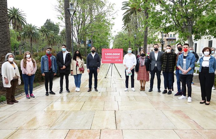 Pérez (PSOE) con Juventudes Socialistas