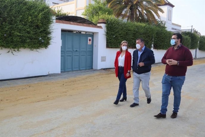 La alcaldesa y el delegado de Servicios Urbanos comprueban el estado de las obras