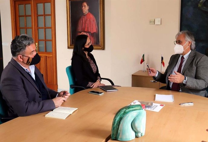 Lola Cazalilla, Francisco Cano y Francisco Camas reunidos para aunar la cultura de Cádiz y Jerez