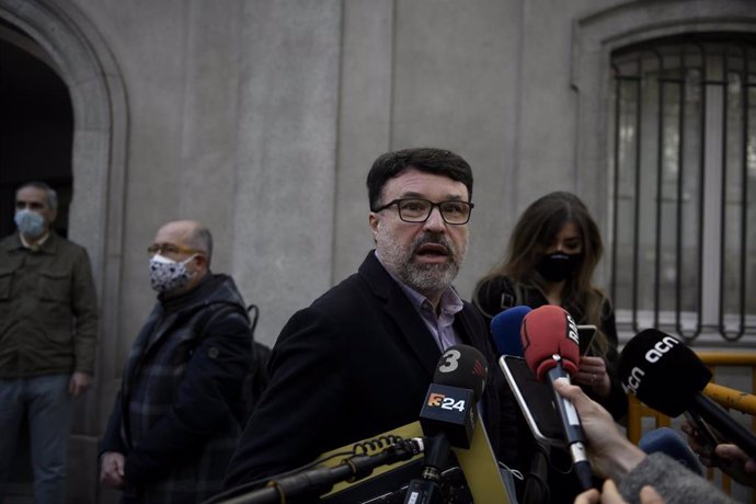 El diputado de ERC Joan Josep Nuet responde a los medios a su salida del Tribunal Supremo, en Madrid (España), a 24 de marzo de 2021.