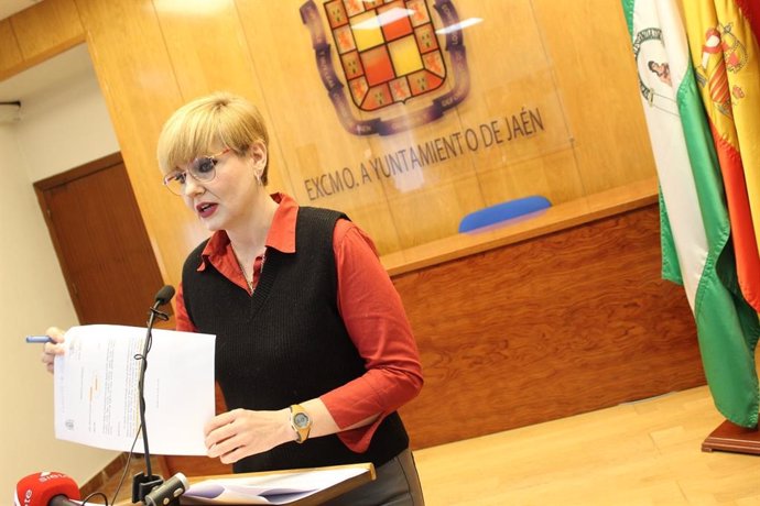 María Cantos durante la rueda de prensa