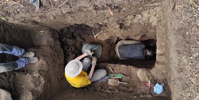 Intervención arqueológica de la UVigo en el yacimiento romano de la playa de Canexol, en la Illa de Ons