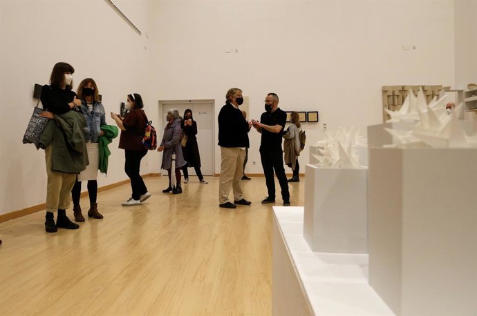 Inauguración de la exposición 'TACET. El silencio hecho cerámica', del artista cántabro Gerardo García