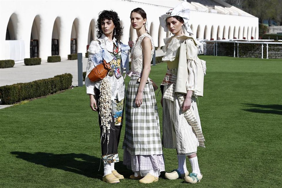 Ana Locking dirige el desfile de las futuras promesas del diseño en un fashion film de Alfonso Ohnur