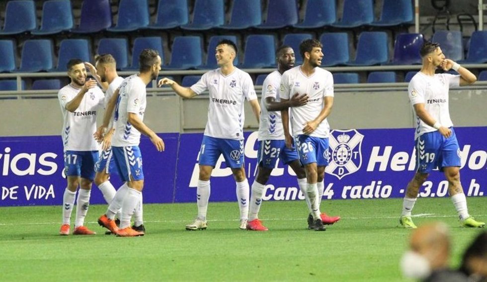 Fran Sol celebra el gol que dio el triunfo al Tenerife