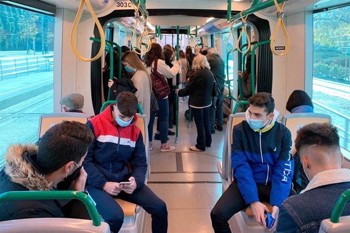 Viajeros del Metro de Granada