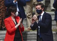 Casado propone el lema "sanchismo o libertad": "Desde Senegal, Sánchez ha decidido ser el candidato del PSOE"