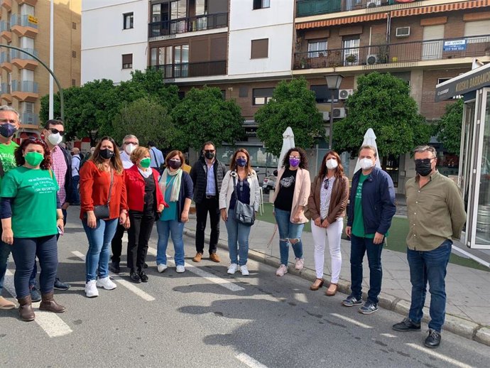 Dirigentes socialistas apoyan la marcha de protesta por el cierre de unidades educativas