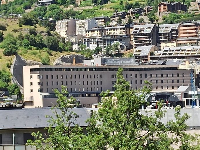 Archivo - El Hospital Nostra Senyora de Meritxell visto desde el paseo del Rec de l'Obac.