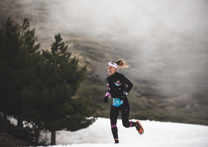 Azara García en la carrera Ultra Sierra Nevada 2021.