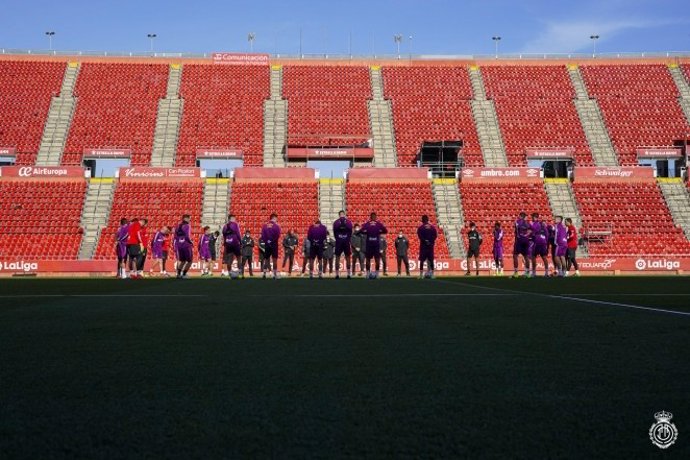 La plantilla del RCD Mallorca durante un entrenamiento