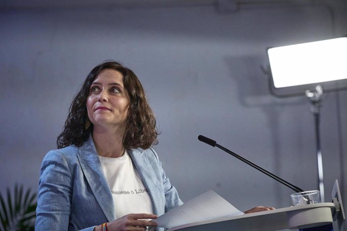 La presidenta de la Comunidad de Madrid y candidata a la reelección, Isabel Díaz Ayuso participa en el XV Congreso Nacional de Nuevas Generaciones del PP en Espacio Jorge, a 10 de abril de 2021, en Madrid (España).