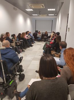 Archivo - La concejala de Asuntos Sociales, Helena Fernández, se reúne con una docena de asociaciones, en foto de archivo