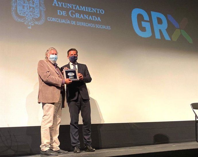 Luis Salvador, en el acto de 'Abril para vivir', destinado a las personas mayores