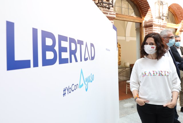 La presidenta de la Comunidad de Madrid y candidata a la reelección, Isabel Díaz Ayuso, durante la presentación del balance de gestión de la legislatura, a 11 de abril de 2021, en Boadilla del Monte, Madrid (España). 