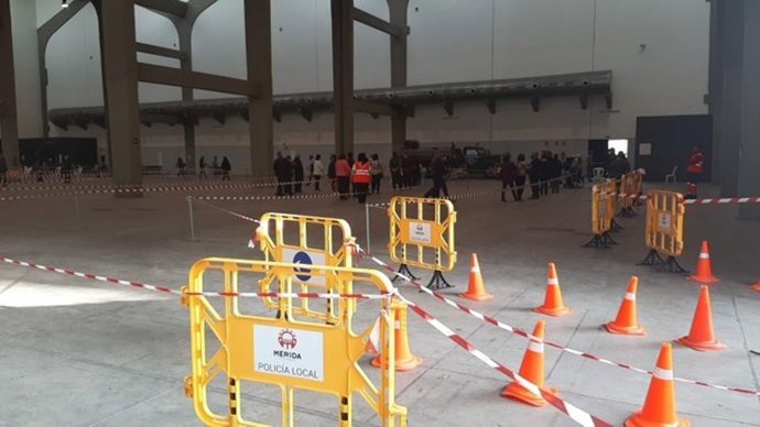 Llamamiento masivo a vacunarse en el Ifeme de Mérida.