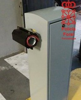 Barrera dañada por el detenido