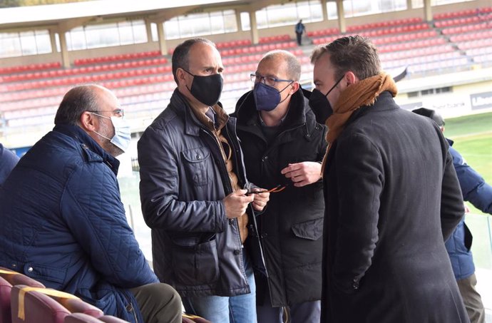 El vicepresidente regional, José Luis Martínez Guijarro, en el partido entre la Unión Balompédica Conquense y la Unión Deportiva Almansa