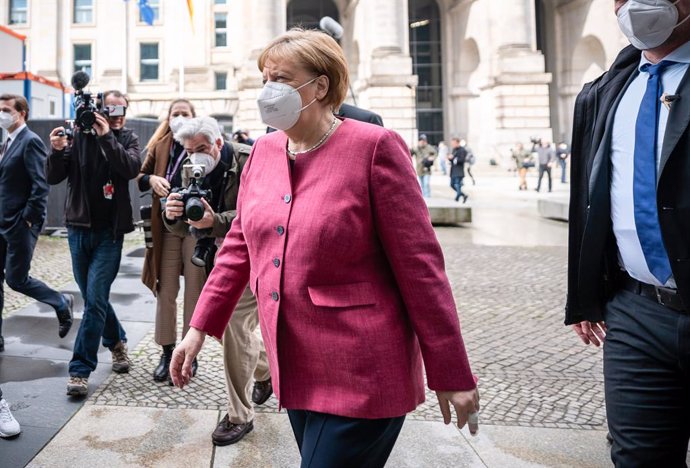 11 April 2021, Berlin: German Chancellor Angela Merkel arrives to attend the closed meeting of the executive committee of the Christian Democratic Union of Germany (CDU)/ Christian Social Union in Bavaria (CSU) parliamentary group in the Bundestag. Phot