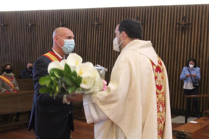 Diez, durante la ofrenda floral.