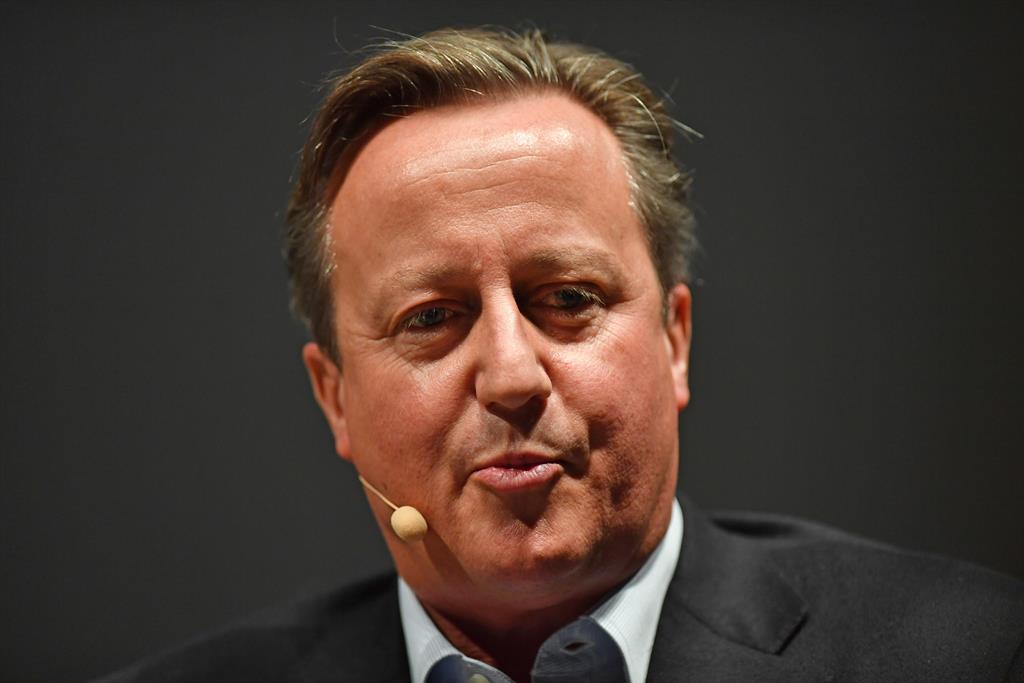 David Cameron acknowledges mistakes in pressuring ministers to grant loans