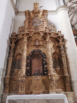 Retablo del Rosario, de la Iglesia de San Martín de Mota del Marqués.