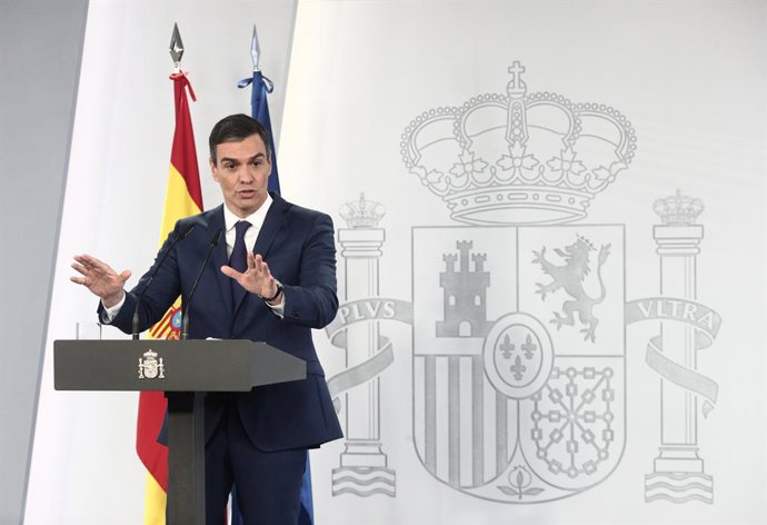 El presidente del Gobierno, Pedro Sánchez, ofrece una rueda de prensa en Moncloa, tras la celebración del Consejo de Ministros, a 6 de abril de 2021, en Madrid (España). Durante su la rueda, el jefe del Ejecutivo ha informado del desarrollo del plan de 
