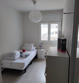 Habitación del albergue para mujeres sin techo La Violeta, en Barcelona