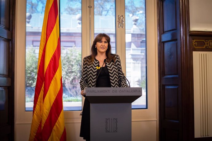 La presidenta del Parlament, Laura Borrs, ofereix una roda de premsa a la cambra catalana.