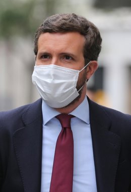 El presidente del PP, Pablo Casado, a su llegada a la Jornada sobre Sociedad y Sanidad 'Reformas en políticas y gestión sanitarias', a 8 de abril de 2021, en Madrid, (España). 