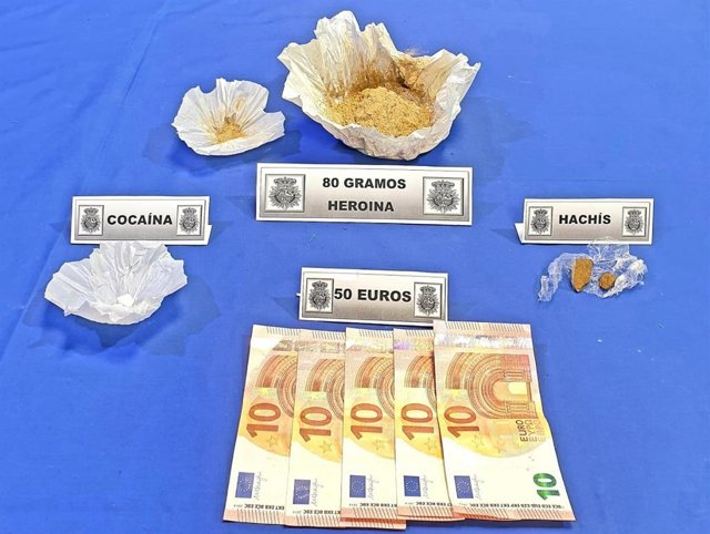 Sustancias y dinero intervenido en la 'Operación Rubia'
