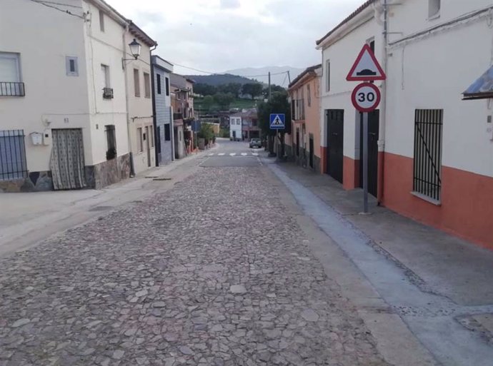 Finalizan las obras de pavimentaciones en Navatrasierra incluidas en el Plan Activa 2020 de la Diputación de Cáceres