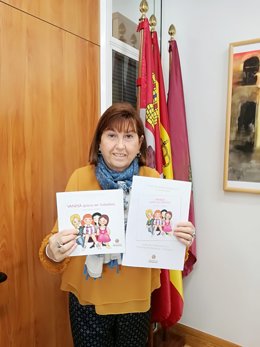 La concejal Victoria Soto presenta la semana escolar 'Sembrando Igualdad'.