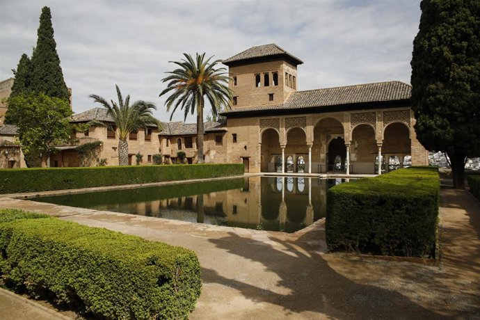 Archivo - La Alhambra de Granada sin turistas por la crisis del coronavirus