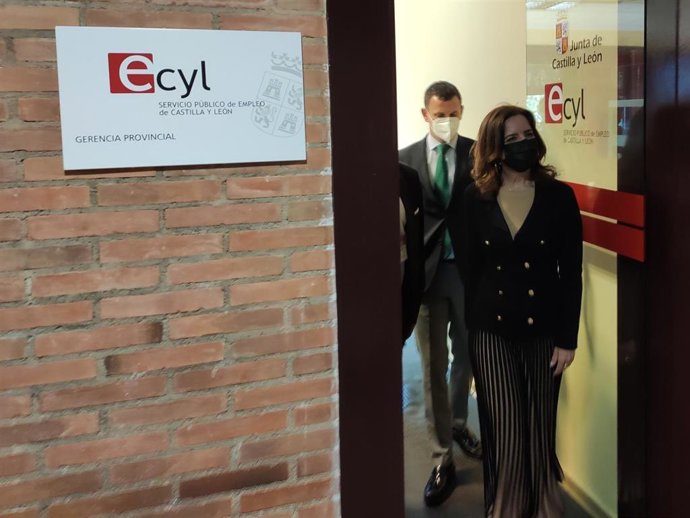 Ana Carlos Amigo en su visita institucional a Salamanca.