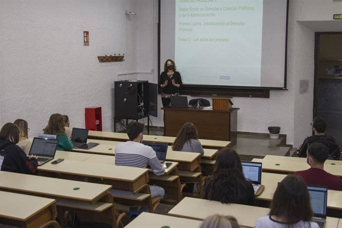 La Universidad de Granada retoma la presencialidad en las aulas
