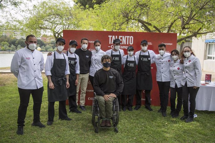 Cisco García y los participantes de Talento Cruzcampo diseñan una receta para los juegos olímpicos de Tokio.