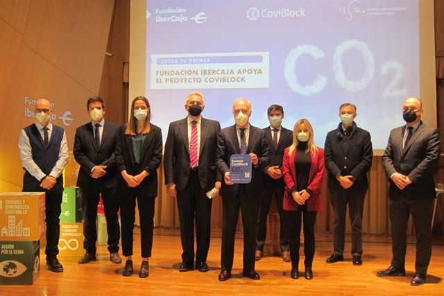Presentación del sello 'Somos CoviBlock CO2' en el centro Ibercaja Actur de Zaragoza, que acredita la buena calidad del aire para evitar el contagio del coronavirus SARS-CoV-2 por aerosoles.