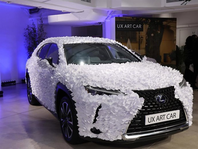 CLAP STUDIO APUESTA POR LA SENCILLEZ Y GANA EL CONCURSO DE DISEÑO 'LEXUS UX ART CAR'