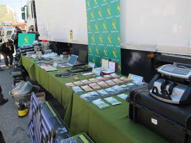 Material incautado en la operación.