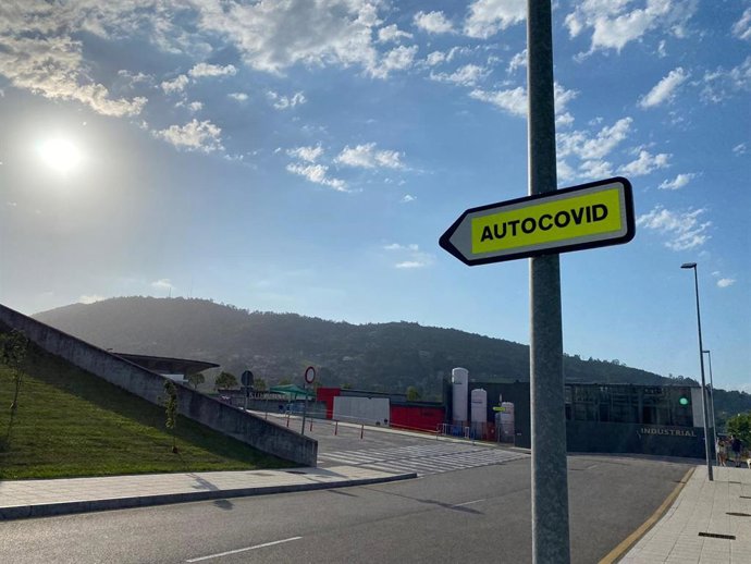 Archivo - Autocovid en Oviedo.