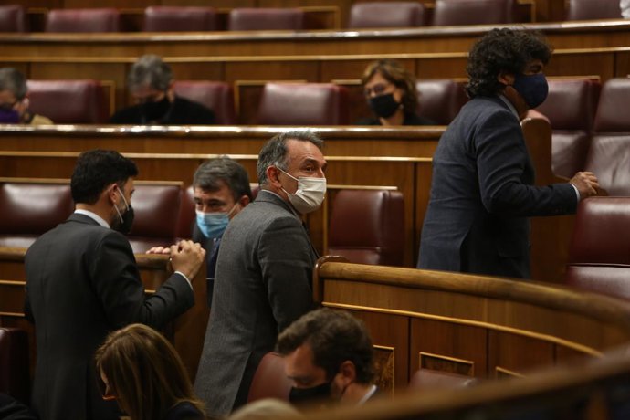 El portavoz de Justicia de Unidas Podemos y portavoz de IU en el Congreso, Enrique Santiago, durante una sesión plenaria en el Congreso