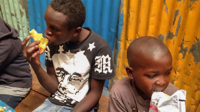 Niños de la calle atendidos por Misiones Salesianas.