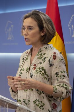 La portavoz del PP en el Congreso de los Diputados, Cuca Gamarra, interviene en una rueda de prensa posterior a una Junta de Portavoces en el Congreso de los Diputados, a 6 de abril de 2021en Madrid (España).