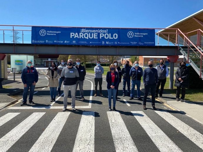 Amparo López, en el centro de la imagen, con asistentes al curso en las instalaciones del Parque Polo