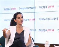 Monasterio critica el "ataque" a Madrid con la subida de impuestos e insiste en bajar medio punto el IRPF